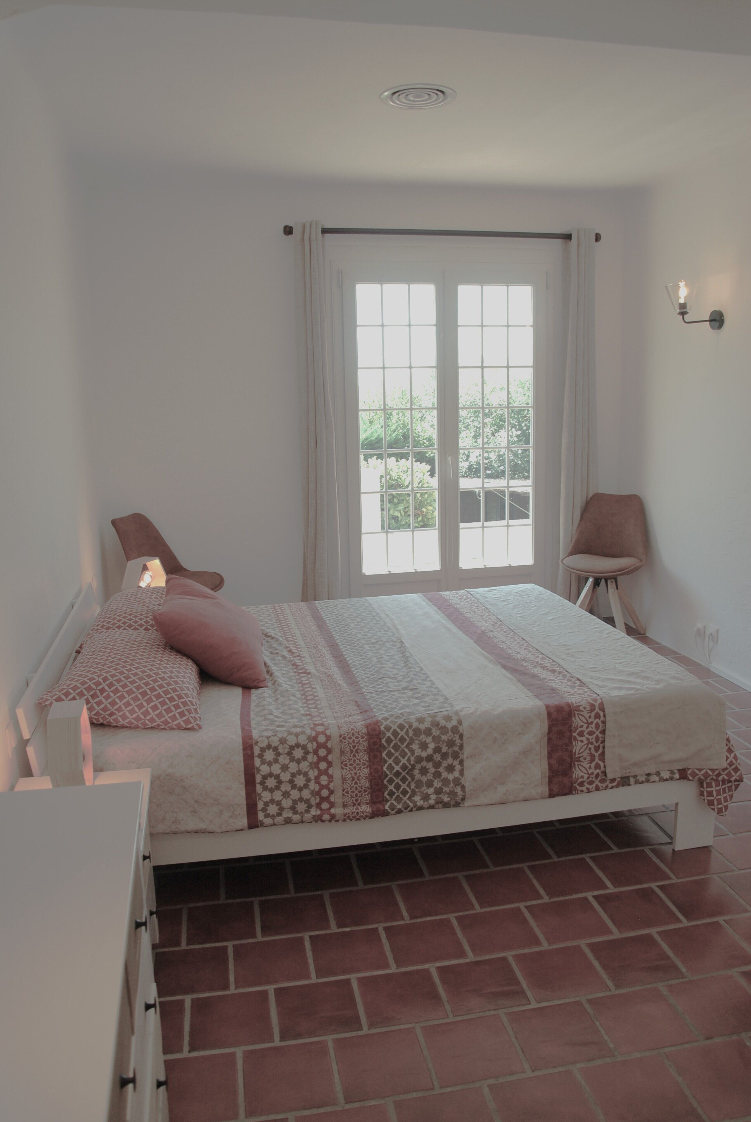 3 bedrooms, iron/ironing board, Internet, bed sheets