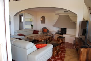 Living area - L'Orangeraie is a Charming 3 Bed Villa, provencal style in Mougins (Mougins)
