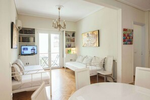 Interior - Lovely 1 Bd Apt with Balcony 10 min from Acropolis (Athina)