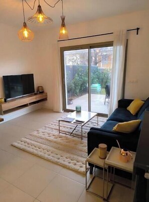 Living area - Sea & Elegance in the 8th district - Prado beaches on foot & garden terrace (Marseille)