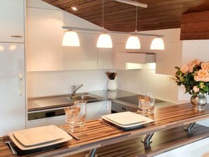 Fridge, oven, dishwasher, cookware/dishes/utensils - Casa Primavera B31 by Interhome (Flims)