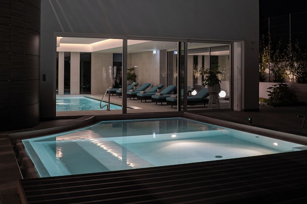 Indoor pool, seasonal outdoor pool, sun loungers