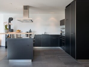 Fridge, microwave, oven, dishwasher - Prada Biala by Interhome (Flims)