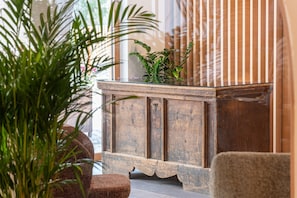 Lobby - Apartment 'Smart 5' with Balcony and Breakfast Included - new 2026 (Trodena nel Parco naturale)