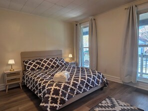 2 bedrooms, desk, iron/ironing board, WiFi - Lovely 2-bed Apt in Rochester Highland Park. Near Downtown, UR, Strong. (Rochester)