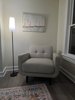 Smart TV - Lovely 2-bed Apt in Rochester Highland Park. Near Downtown, UR, Strong. (Rochester)