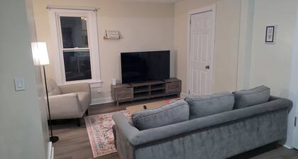 Lovely 2-bed in Rochester Highland Park area. Close to Downtown, UR, Strong.