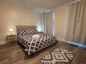 Room - Lovely 2-bed  in Rochester Highland Park area. Close to Downtown, UR, Strong. (Rochester)