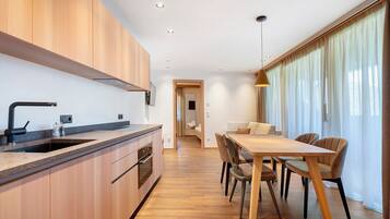 Kühlschrank, Ofen, Herdplatte, Geschirrspüler