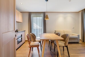 Interior - Apartment 'Classic 6' with Balcony and Breakfast Included - new 2026 (Trodena nel Parco naturale)