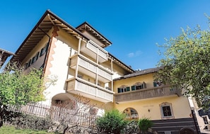 Exterior - Apartment 'Family Plus 9' with Balcony and Breakfast Included - new 2026 (Trodena nel Parco naturale)