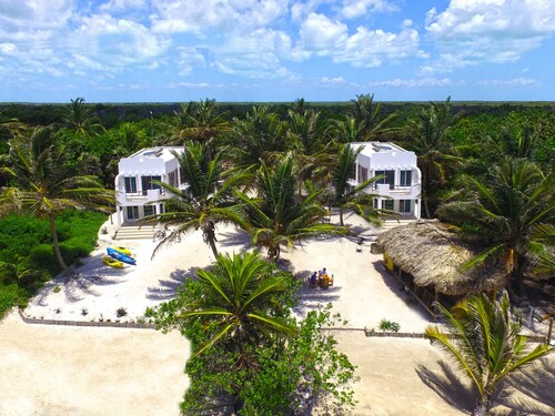 Fly Fishing Lodge North Ambergris Caye up to 4 people Tarpon, Bonefish, Permit