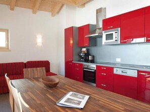 Fridge, microwave, oven, dishwasher - Chasa Sulai, (Samnaun-Laret). by Interhome (Samnaun)
