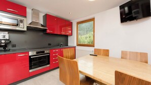 Fridge, microwave, oven, dishwasher - Chasa Sulai, (Samnaun-Laret) by Interhome (Samnaun)