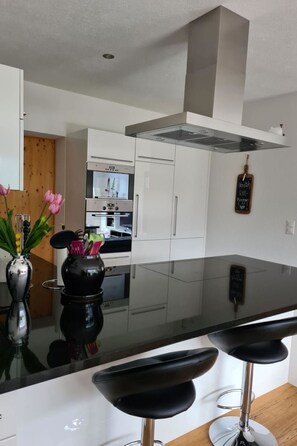 Fridge, microwave, oven, dishwasher - Chasa Scandella, (Sent). by Interhome (Sent)