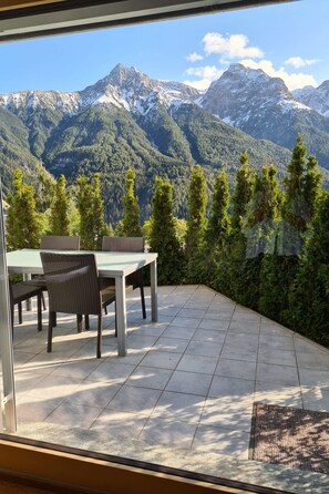 Outdoor dining - Chasa Scandella, (Sent). by Interhome (Sent)