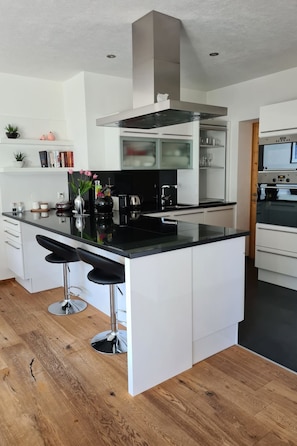 Fridge, microwave, oven, dishwasher - Chasa Scandella, (Sent) by Interhome (Sent)