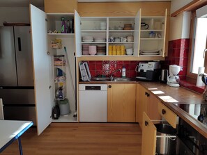 Fridge, microwave, oven, dishwasher - Ferienhaus Plaun Grond, (Tschierv) by Interhome (Tschierv)