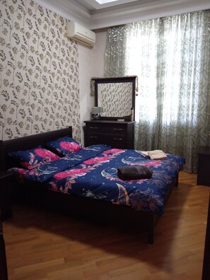 2 bedrooms, iron/ironing board, WiFi, bed sheets - Fantastic 2-bedroom apartment with AC in vibrant Bakı (Bakı)