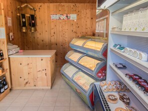 Interior - Agrotourismus Bauernhof Puntetta, (Müstair) by Interhome (Müstair)