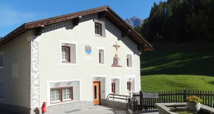 Chasa Quadra, (Tarasp). by Interhome