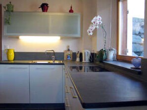 Private kitchen - Chascharia, (Vnà) by Interhome (Vnà)