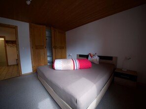 2 bedrooms, Internet - Archas 202A, (Sent) by Interhome (Sent)