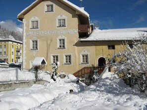 Unclassified image, 4 of 24, button - Via Imperiala, (Müstair) by Interhome (Müstair)