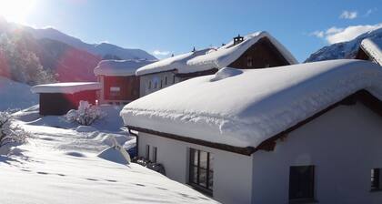 Chasa Quadra, (Tarasp). by Interhome