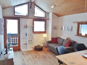 Living area - Curtin Sot 10A, (Sent). by Interhome (Sent)