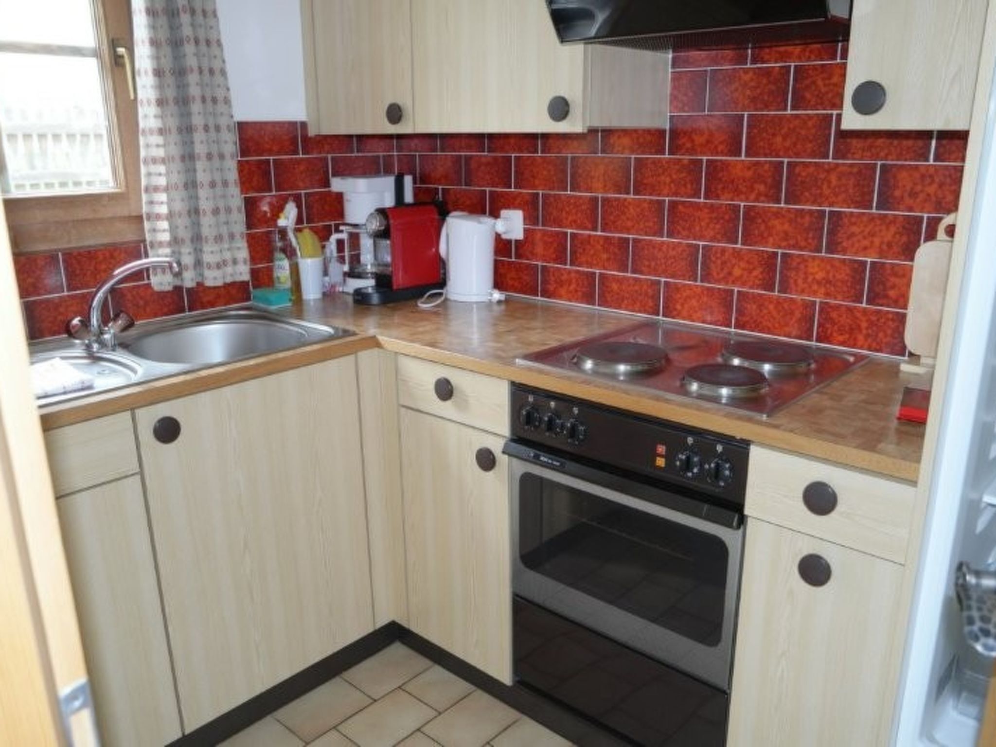 Fridge, oven, cookware/dishes/utensils