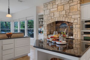 Coffee/tea maker, fridge, microwave, oven - 4BR Lake Austin Estate | Private Dock + Wake Surf Water | 200 Ft Frontage (Austin)