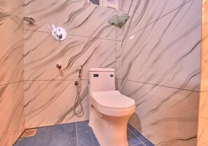 Deluxe Double Room, Lake View | Bathroom - Celestiah Lakeshore Kochi by VOYE HOMES (Kochi)