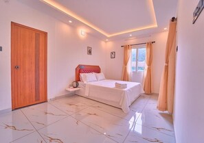 Deluxe Double Room, Lake View - Celestiah Lakeshore Kochi by VOYE HOMES (Kochi)