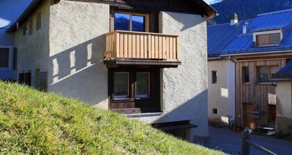 Chasa Tablà, (Guarda) by Interhome