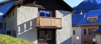 Chasa Tablà, (Guarda) by Interhome