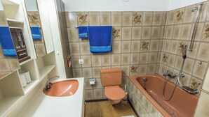 Unclassified image, 5 of 9, button - Bellavista, (Müstair) by Interhome (Müstair)