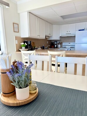 Private kitchen - Oceanfront 3BR Condo w/ Sunrise Balcony, Pool, Parking & Convention Center Walk (Ocean City)