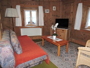 TV - Chasa Calcagnini, (Scuol) by Interhome (Scuol)