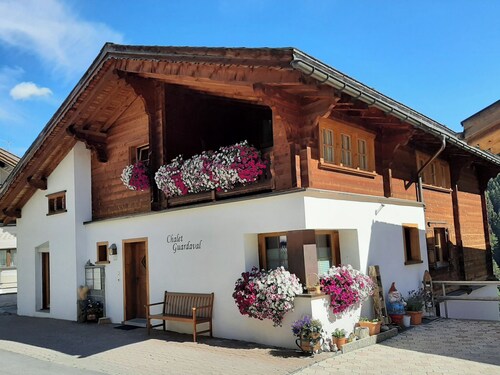 Chalet Guardaval, (Samnaun-Compatsch) by Interhome