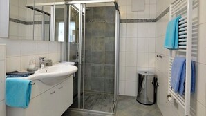 Bathroom - SOTRACHÖGNA EG, (Scuol) by Interhome (Scuol)