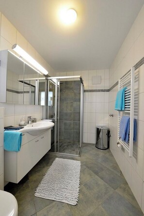 Bathroom - SOTRACHÖGNA EG, (Scuol). by Interhome (Scuol)