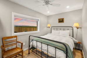 1 Schlafzimmer, Bügeleisen/Bügelbrett, Reisekinderbett, kostenloses WLAN