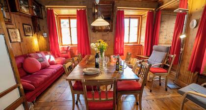 Ferienwohnungen Chasa Werro, (Sent) by Interhome