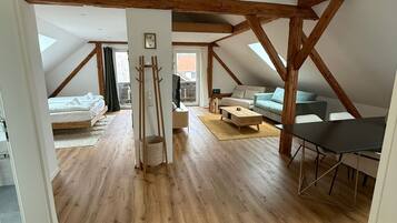 1 habitación, tabla de planchar con plancha, wifi y ropa de cama