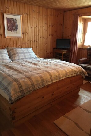 Room - Privatzimmer bügl süt, (Sent). by Interhome (Sent)
