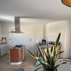 Interior - Villa Occitana: Between Land and Sea (Lunel)