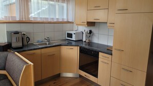 Private kitchen - Fionas 257, (Ftan) by Interhome (Ftan)