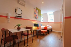 Dining - Prince Street Studio 15 - Hopewell (Bristol)
