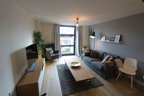 TV, video games, offices - Kristina's Swedish Harbourside Getaway (Bristol)